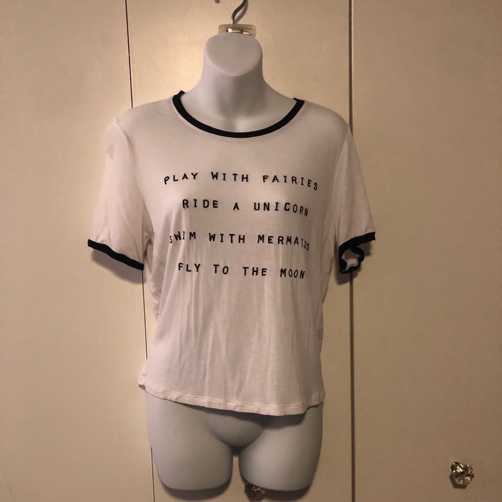 🌸Forever 21 T-Shirt